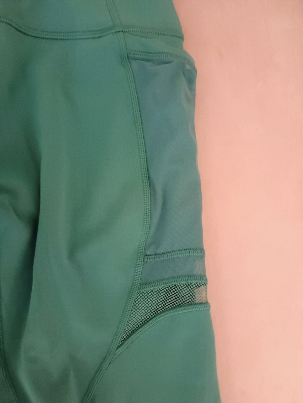 Lululemon Women’s Forget the Sweat Mesh-Panel Active Crop Leggings Size 10 - Picture 6 of 7